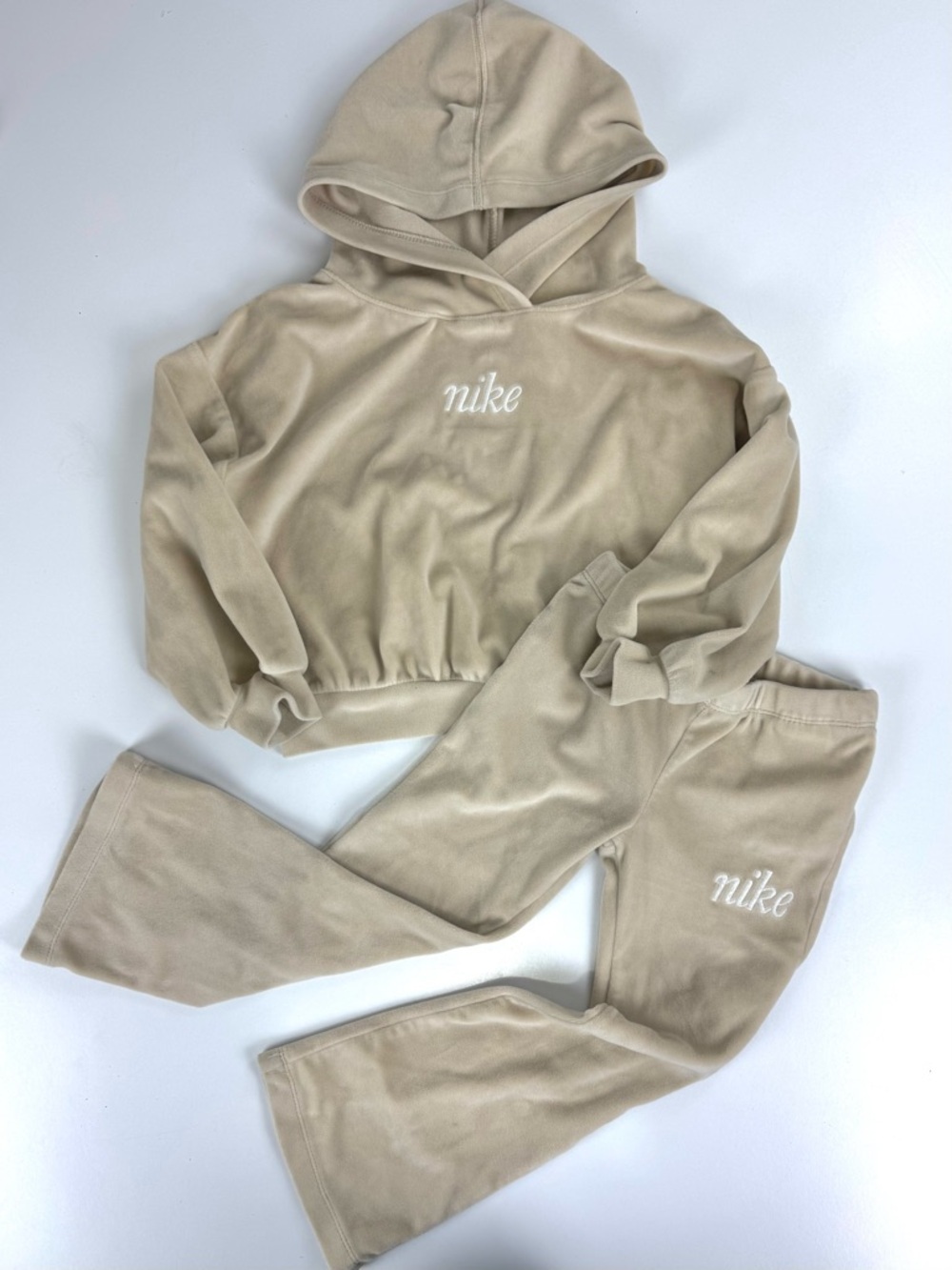 Nike Girls Youth Sz 4/5 Cozy Velour Pullover Hoodie & Flared Leggings 2pc Set
